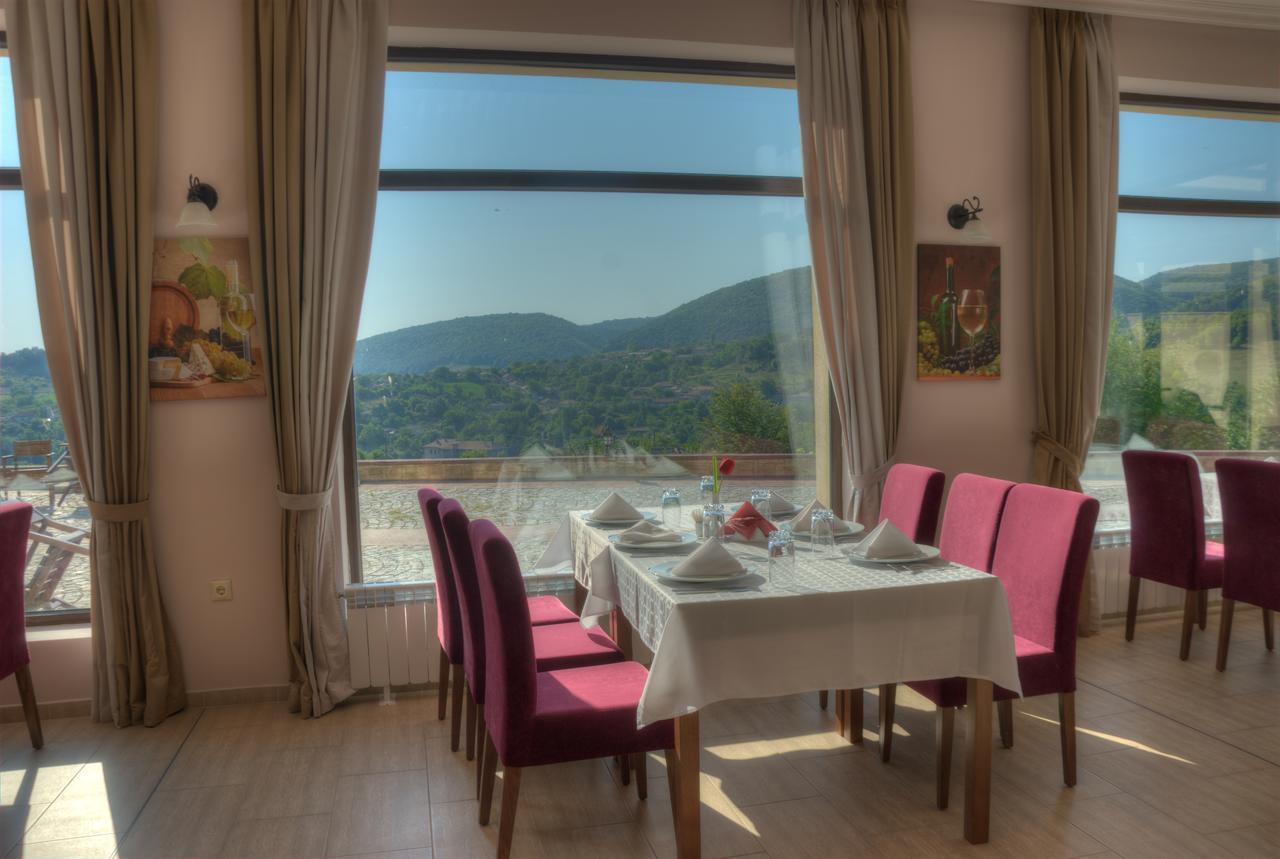 Hotel Chateau Des Bergers Тарговыште Экстерьер фото