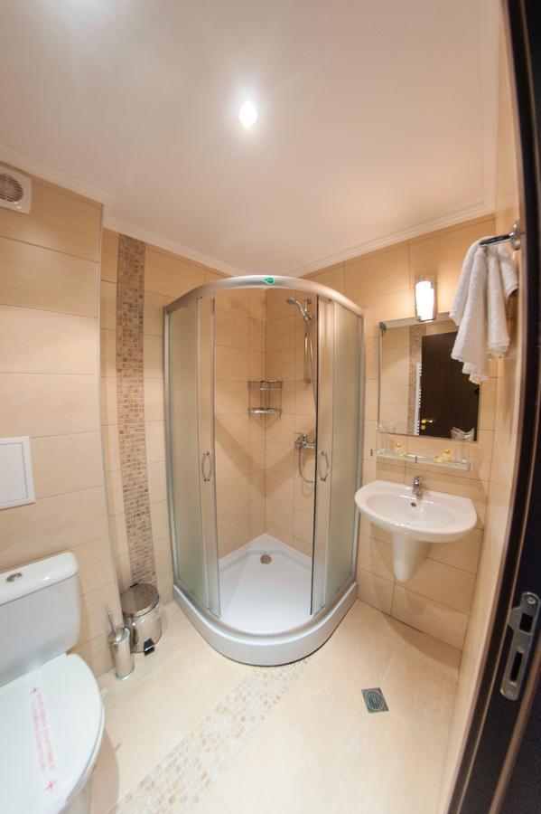 Hotel Chateau Des Bergers Тарговыште Экстерьер фото