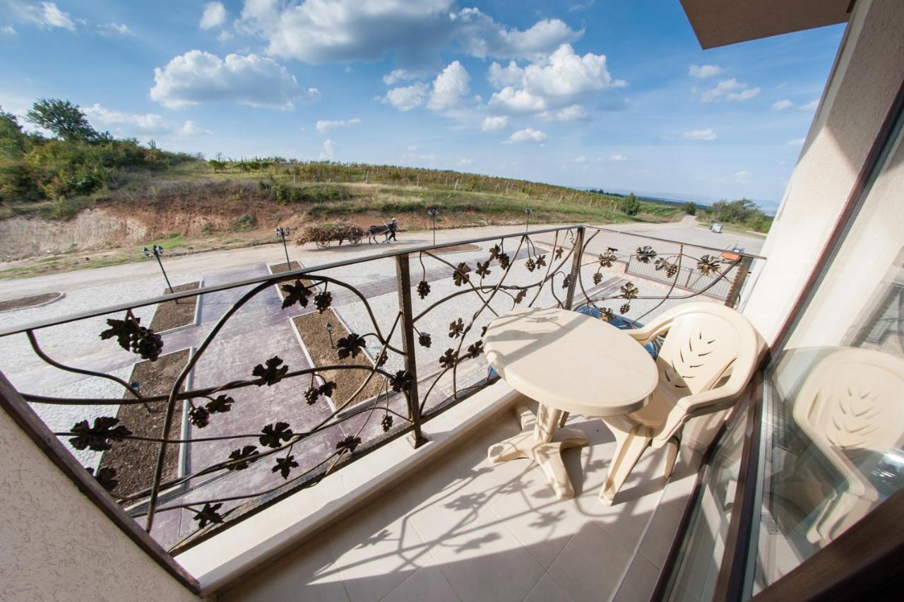 Hotel Chateau Des Bergers Тарговыште Экстерьер фото